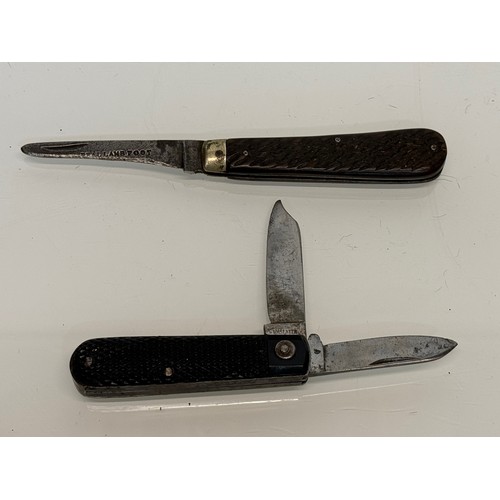 284 - Cutlery, two folding pocket knives Sheffield lambsfoot.

This lot is available for in-house shipping