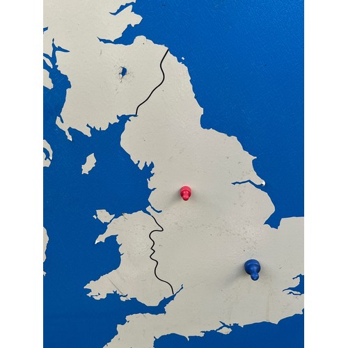 287 - Magnetic signage, a map of the British Isles. 90 cm x 60 cm.

This lot is available for in-house shi... 