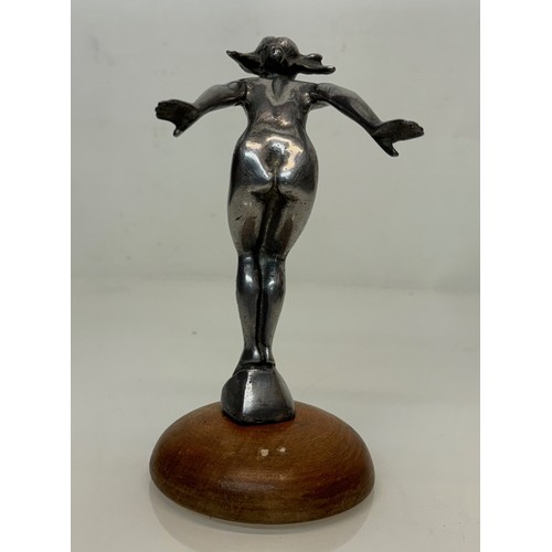 289 - Automobilia, Speed Nymph vintage motor car mascot, 19 cm high.

This lot is available for in-house s... 