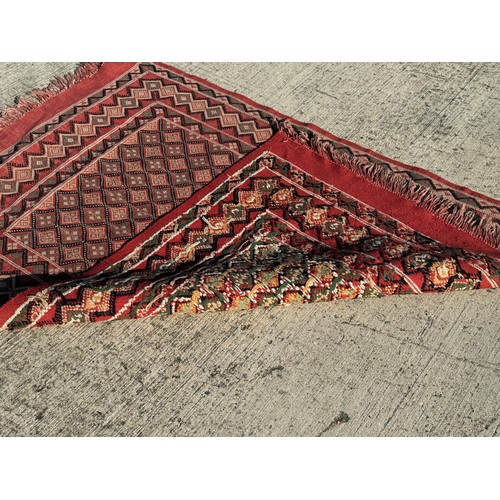 40 - Furnishings, a Hand Woven floor rug, 120 cm x 190 cm.

This lot is available for in-house shipping