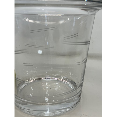 72 - Glass wine / champagne cooler 24 cm diameter x 20 cm tall.

This lot is available for in-house shipp... 