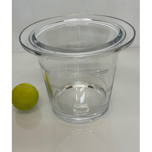 72 - Glass wine / champagne cooler 24 cm diameter x 20 cm tall.

This lot is available for in-house shipp... 