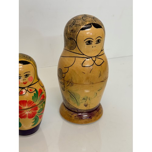 80 - Russian dolls, a graduated set of four dolls.

This lot is available for in-house shipping