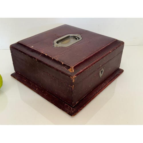 83 - Desk top storage box, Morocco leather covering outside and a lined interior.

This lot is available ... 