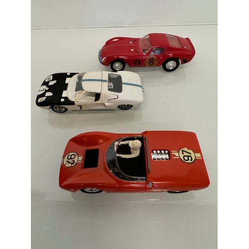 92 - Scalectrix cars Ferrari Ford GT40 and 

This lot is available for in-house shipping