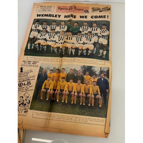 94 - Football ephemera ,a programme some league reviews and special edition newspapers, Arsenal, Spurs Ch... 