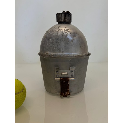 97 - US Army WWII water canteen, dated 1943, militaria field equipment.

This lot is available for in-hou... 