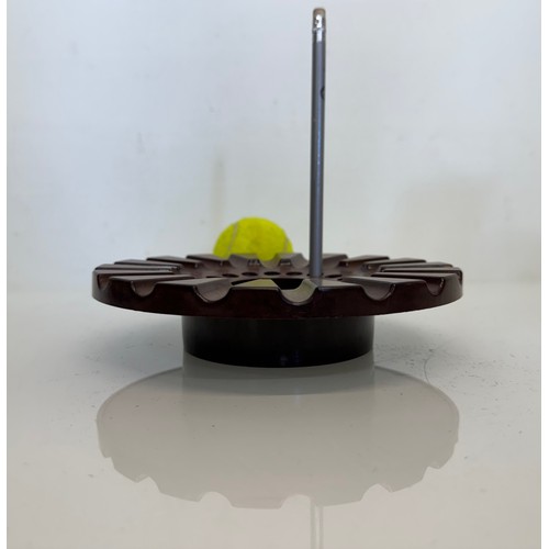 240 - Bakelite desk stand 18 cm in diameter.

This lot is available for in-house shipping