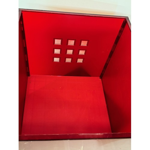 394 - Mid century Ikea furniture a pair of transparent Perspex storage cubes, 33cm x 33 cm x 33 cm.

This ... 