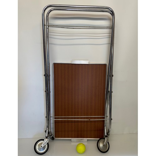 396 - Folding tea trolley, classic mid century furniture.

This lot is available for in-house shipping