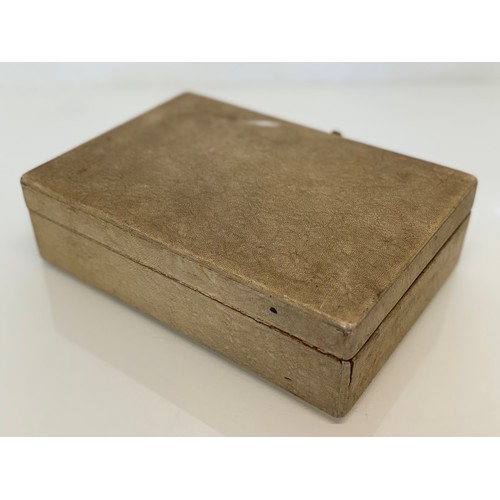 406 - Jewellery case with separated inner storage and tray to the top, 25 cm x 18 cm x 8 cm.

This lot is ... 