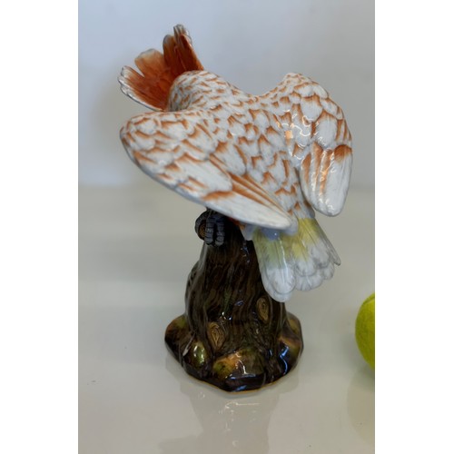 409 - Meissen figurine of a Cockatoo, 23 cm high.

This lot is available for in-house shipping