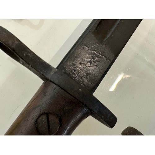 35 - Militaria, US Remington bayonet from WWI with scabbard a Wilkinson British bayonet and another.

Thi... 