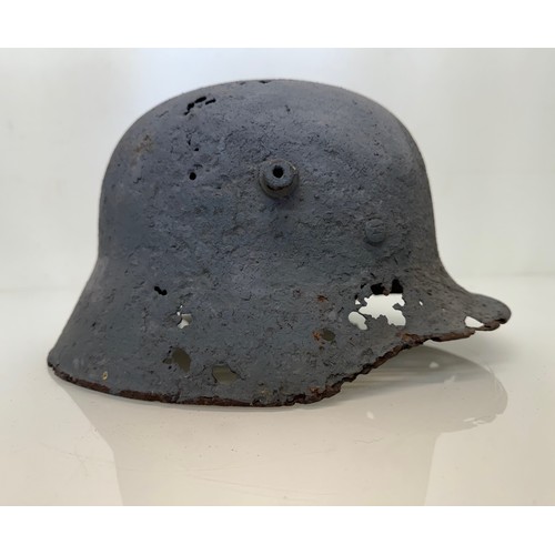 36 - Militaria WWI, German helmet WWI. Size 54 -58

This lot is available for in-house shipping