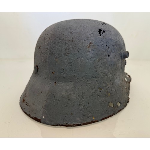 36 - Militaria WWI, German helmet WWI. Size 54 -58

This lot is available for in-house shipping