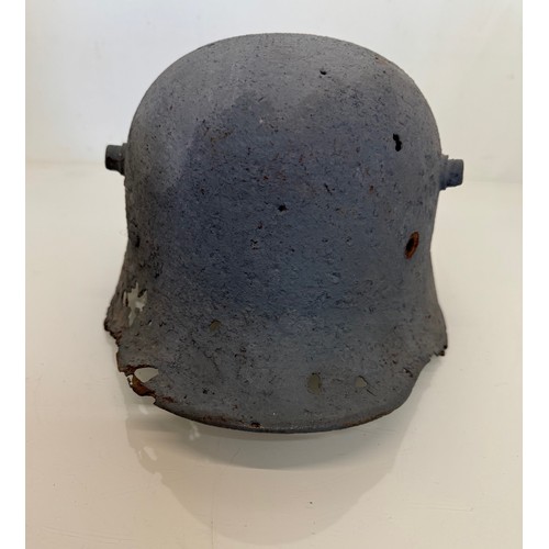 36 - Militaria WWI, German helmet WWI. Size 54 -58

This lot is available for in-house shipping