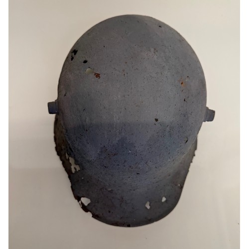 36 - Militaria WWI, German helmet WWI. Size 54 -58

This lot is available for in-house shipping