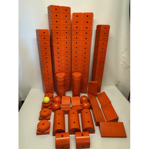 40 - Toys, German designer building blocks, good quantity of orange plastic large scale construction bric... 