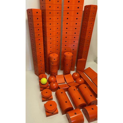 40 - Toys, German designer building blocks, good quantity of orange plastic large scale construction bric... 