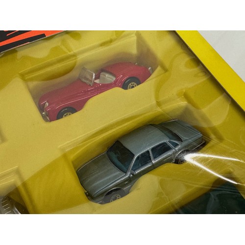 53 - Toys diecast model cars, lorries, boxed, a Matchbox Gift Set of Jaguar motor cars.

This lot is avai... 