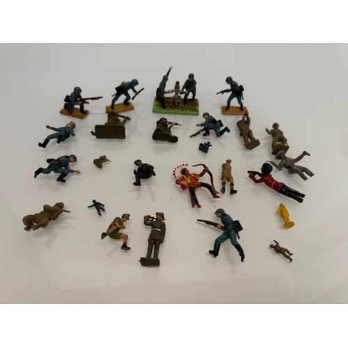 56 - Toys, Plastic and metal military figures etc, a mixed collection of military and other toy figures, ... 