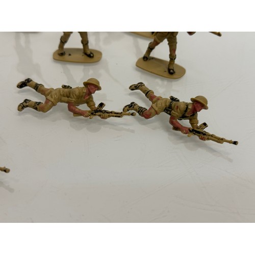 59 - Toys, Military , British 8th Army, Matchbox, a collection of British soldier figures.

This lot is a... 