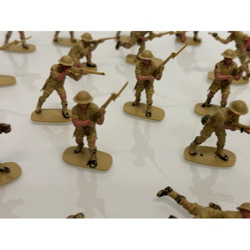 59 - Toys, Military , British 8th Army, Matchbox, a collection of British soldier figures.

This lot is a... 