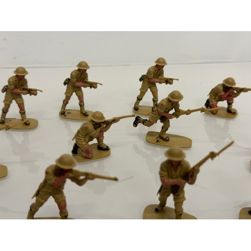 59 - Toys, Military , British 8th Army, Matchbox, a collection of British soldier figures.

This lot is a... 