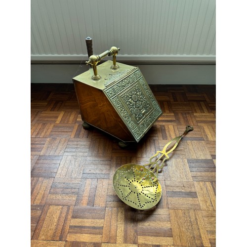 132 - Fire side brass ware and a pedodium.40 cm x 29 cm high  x 28 cm wide

This lot is collection only