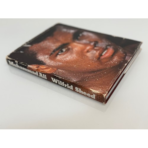 236 - Sporting books, Muhammad Ali by Wilfred Sheen, illustrated classic photographs through out.

This lo... 