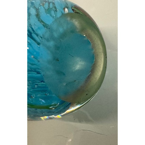 124 - Mid century art glass, an egg shaped Murano glass paperwight with tropical fish over a blue coral. 8... 