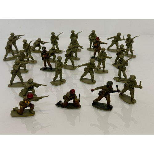 224 - Toys, Military , British Army, Matchbox, Paratroopers, a collection of British Airbourne soldier fig... 