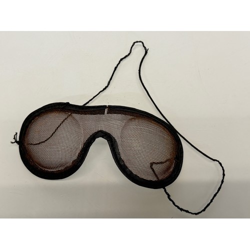 359 - Pair of Edwardian motoring or cycling goggles.

This lot is available for in-house shipping