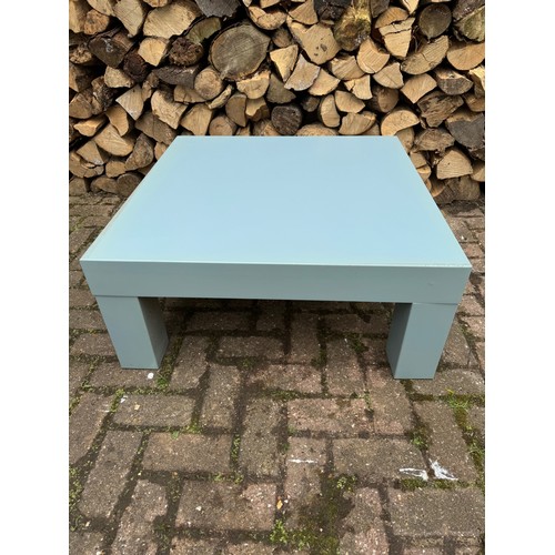 44 - Furniture, mid-century modern, a large modern side / coffee table, 80 cm x 80 cm x 36 cm high.

This... 