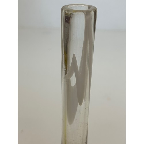 442 - Mid Century art glass spill vase with a flower base. 21 cm tall.

This lot is available for in-house... 