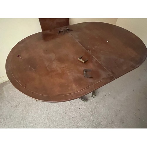 46 - Extending D end dinning table, single extension leaf.

This lot is collection only.