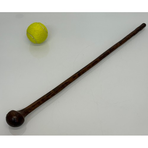 68 - A knobkerrie, 57 cm long.

This lot is available for in-house shipping