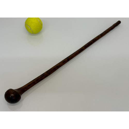 68 - A knobkerrie, 57 cm long.

This lot is available for in-house shipping