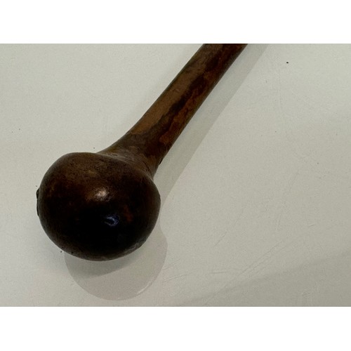 68 - A knobkerrie, 57 cm long.

This lot is available for in-house shipping