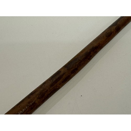 68 - A knobkerrie, 57 cm long.

This lot is available for in-house shipping