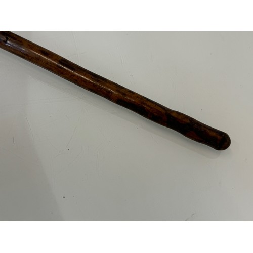 68 - A knobkerrie, 57 cm long.

This lot is available for in-house shipping