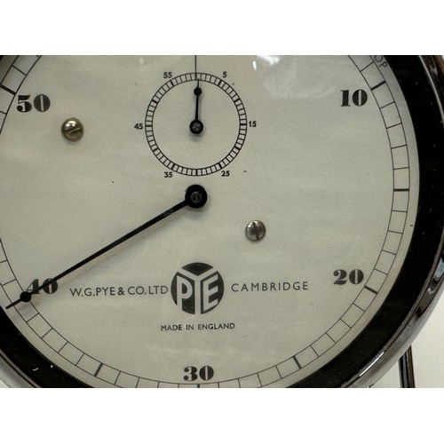 92 - A Scientific / industrial stop clock marked for Pye and Co Cambridge. 16 cm diameter.

This lot is a... 