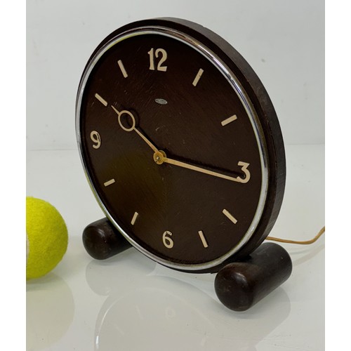 108 - Art deco table clock, 19 cm diameter dial.

This lot is available for in-house shipping