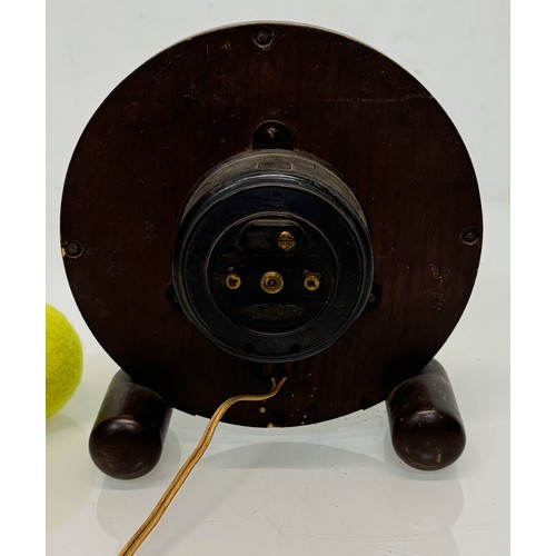 108 - Art deco table clock, 19 cm diameter dial.

This lot is available for in-house shipping