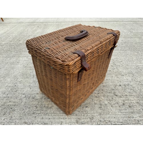 117 - A Brexton wicker work hamper with bottle divisions sectioned off within. A/f 46 cm x 32 cm x 37 cm h... 