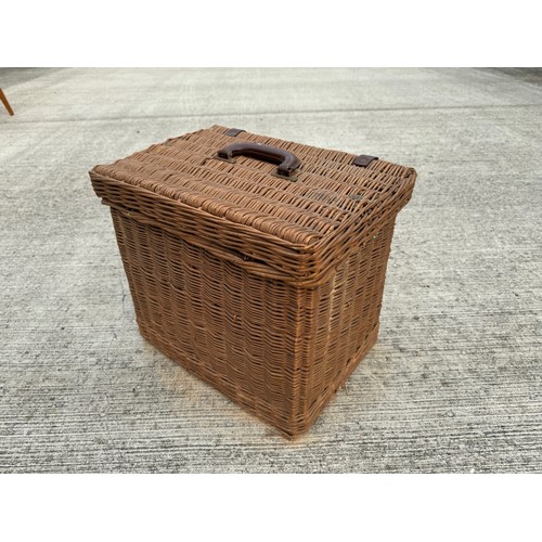 117 - A Brexton wicker work hamper with bottle divisions sectioned off within. A/f 46 cm x 32 cm x 37 cm h... 