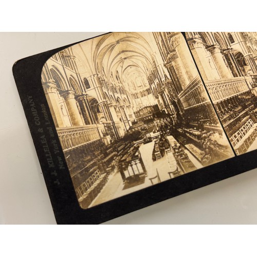 135 - Stereographic photographs of London.

This lot is available for in-house shipping