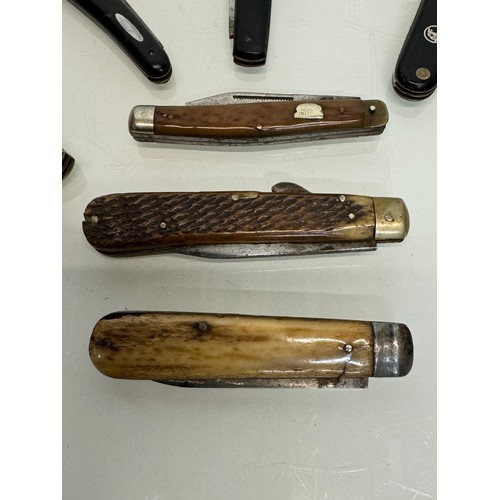 137 - 10 folding pocket knives, Joseph Rodgers etc.

This lot is available for in-house shipping