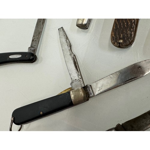 137 - 10 folding pocket knives, Joseph Rodgers etc.

This lot is available for in-house shipping