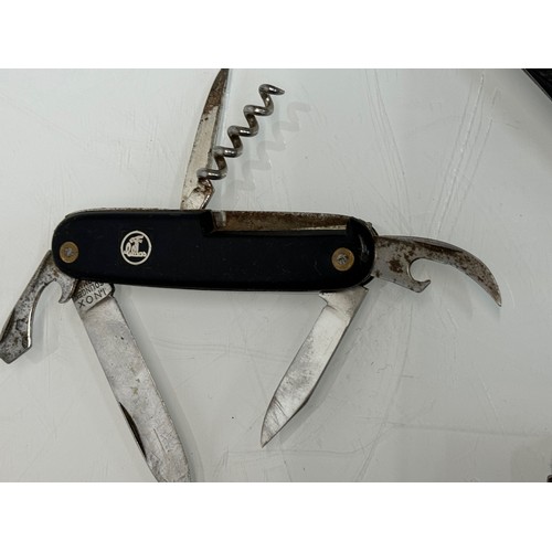 137 - 10 folding pocket knives, Joseph Rodgers etc.

This lot is available for in-house shipping